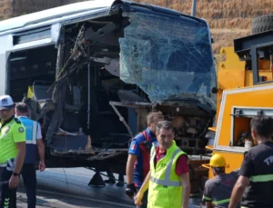 Küçükçekmece’de metrobüs kazası! Kazada 1 ölü, 2’si ağır 38 yaralı var!