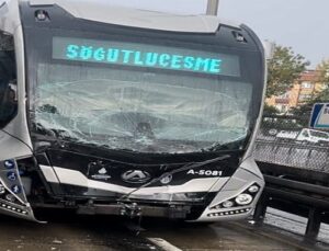 Avcılar’da metrobüs kazası!