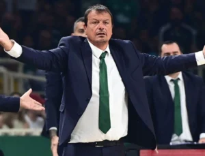 Panathinaikos’un hazırlık maçında pankart krizi !