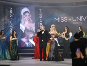 MISS UNIVERSE TÜRKİYE GÜZELİ AYLİZ DUMAN OLDU