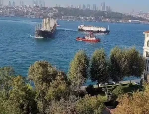 Üsküdar’da 2 gemi çarpıştı!