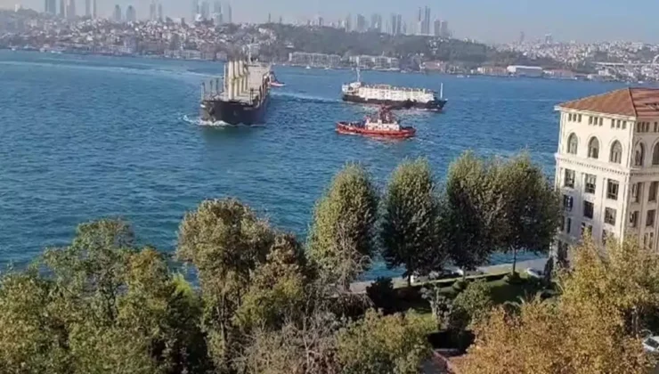 Üsküdar’da 2 gemi çarpıştı!