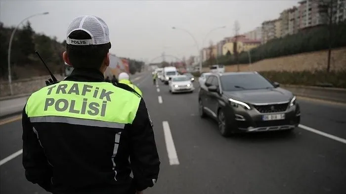 Yola çıkacaklar dikkat! Pazar günü İstanbul’da bu yollar kapalı!