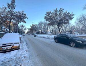 -18 dereceyi gördü! Bölgenin en soğuk şehri oldu