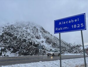 Antalya Alacabel’e mevsimin ilk karı düştü!