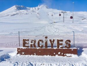 Erciyes beyaza büründü! Sezonu açmaya hazır!