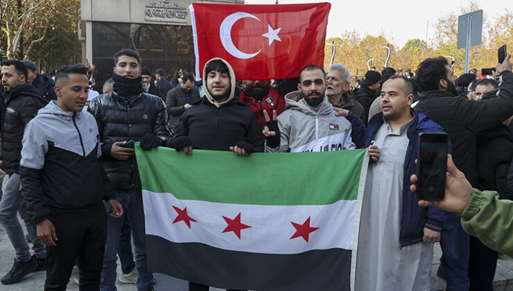 Suriye bayrağı değişti! Yeni bayrak nasıl görünüyor, neyi simgeliyor?