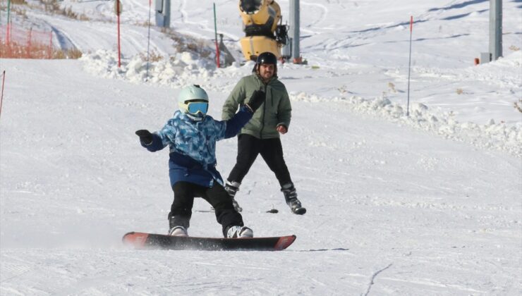 Kar bereketiyle geldi! Erciyes’e rekor ziyaretçi!