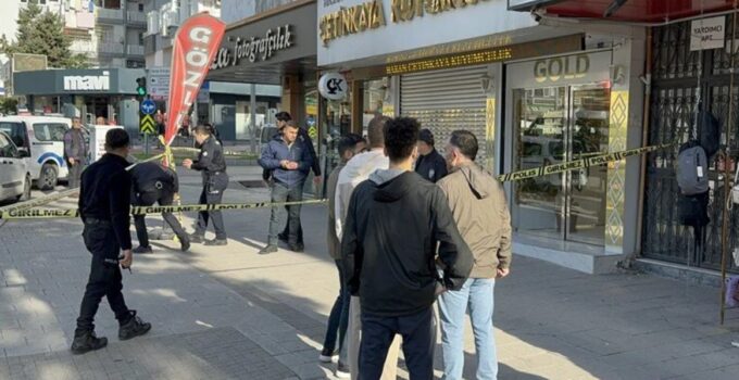 Kalaşnikoflu kuyumcu soygunu: 5 kişiyi tehdit edip altınları çaldılar