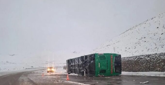 Bingöl’de otobüs devrildi: Kahreden detay ortaya çıktı!