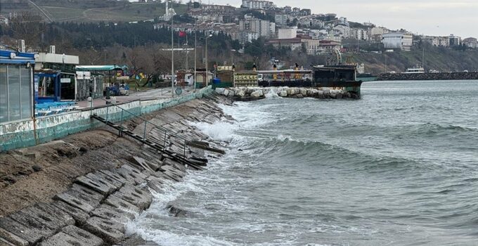 Tekirdağ’da deniz ulaşımına poyraz engeli