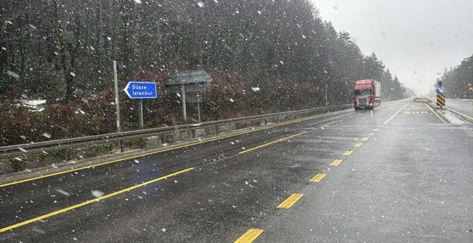 Bolu Dağı’nda kar yağışı başladı