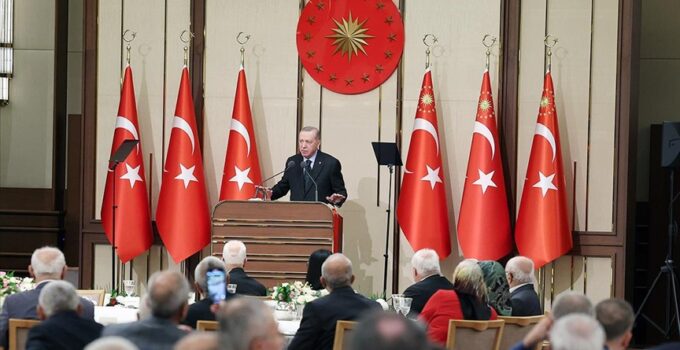 Cumhurbaşkanı Erdoğan: “Emeklilerimizi desteklemeye devam edeceğiz”