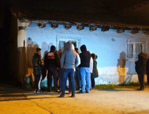 İki çocuğunu rehin aldı! 15 saattir ikna edilmeye çalışılıyor