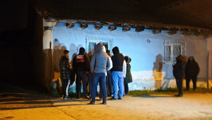 İki çocuğunu rehin aldı! 15 saattir ikna edilmeye çalışılıyor