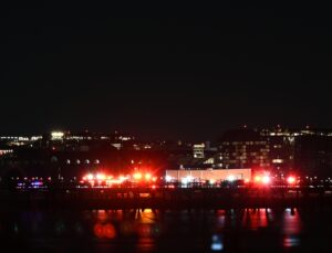 ABD’de Askeri Helikopter Yolcu Uçağıyla Çarpıştı!