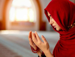 Yüzünün güzelleşmesini istiyorsan aynaya bakarken bu duayı oku!