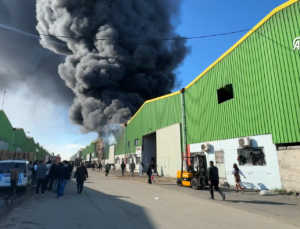 Adana’da Plastik Geri Dönüşüm Tesisinde Yangın!