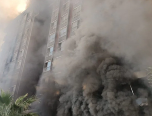 Antalya’da Otel İnşaatında Yangın: Mahsur Kalan İşçiler Kurtarıldı