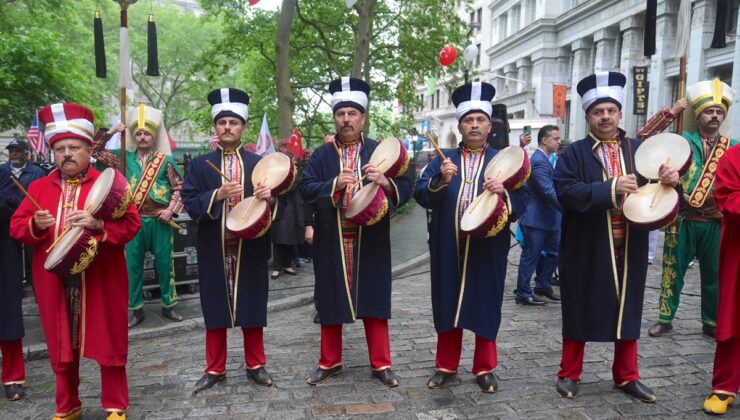 ABD’nin Göbeğinde Mehteran Şov