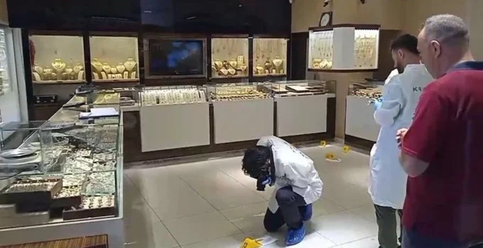 İstanbul’un göbeğinde silahlı soygun girişimi: Silahlar patladı