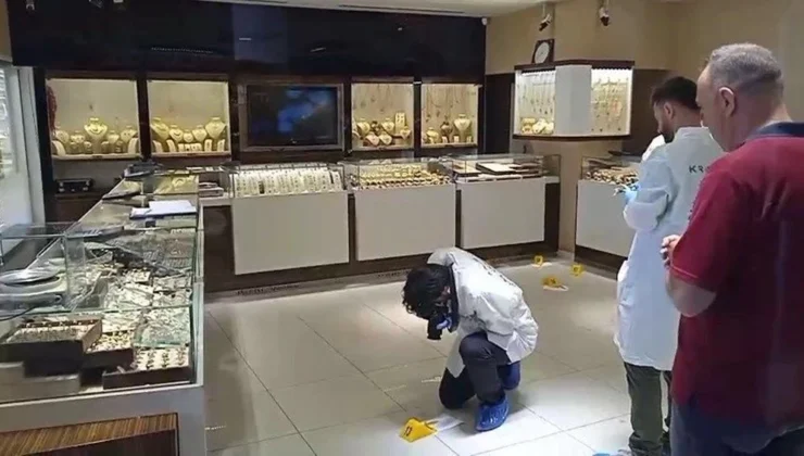 İstanbul’un göbeğinde silahlı soygun girişimi: Silahlar patladı